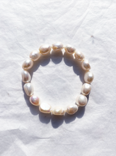 Load image into Gallery viewer, The ELLE Pearl Bracelet - Blackcurrant Pop
