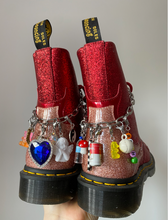 Load image into Gallery viewer, The NELLY Shoe Chain - Blackcurrant Pop
